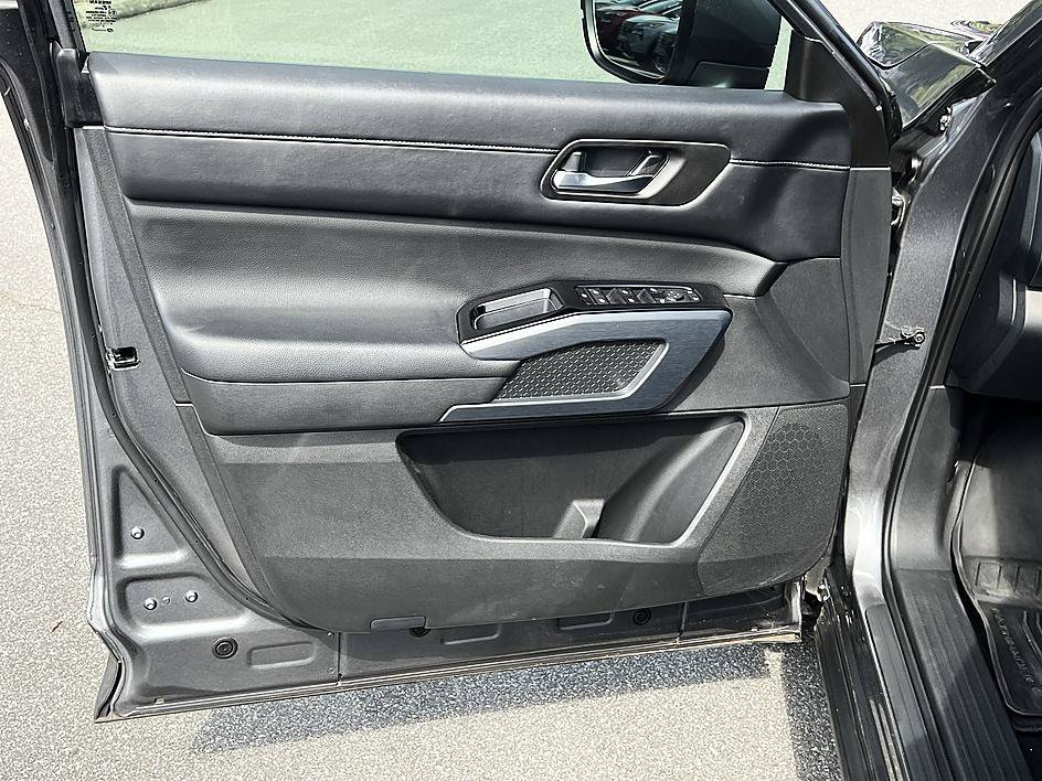Used 2024 Gun Metallic Nissan SL image 20