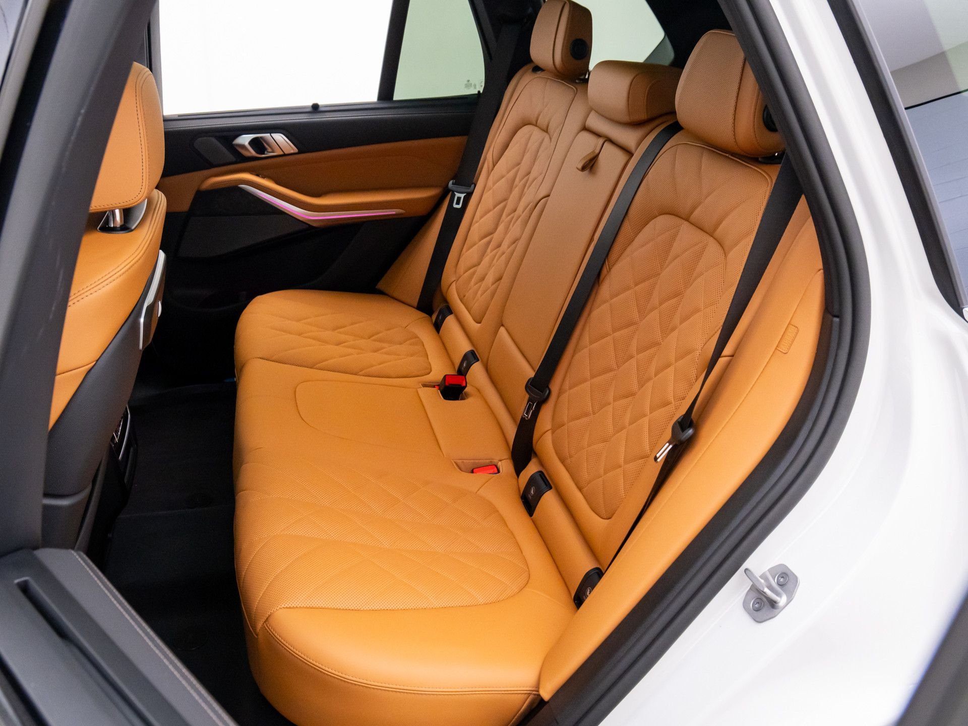 New 2026 Mineral White Metallic BMW xDrive40i image 20