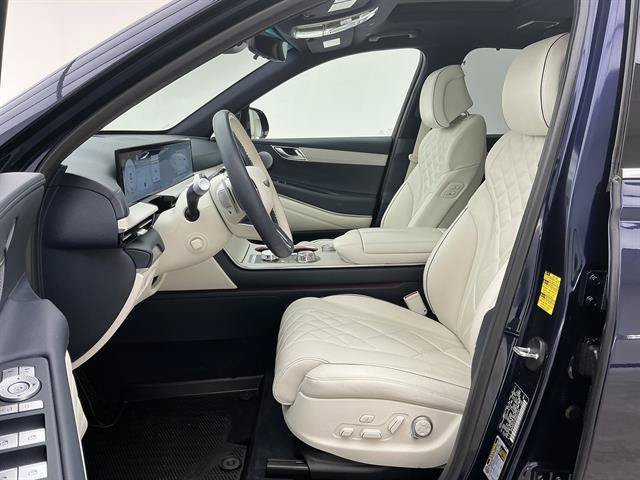 Used 2025 Capri Blue Genesis 3.5T Prestige image 17