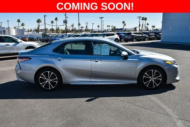 Used 2022 Silver Toyota SE image 6