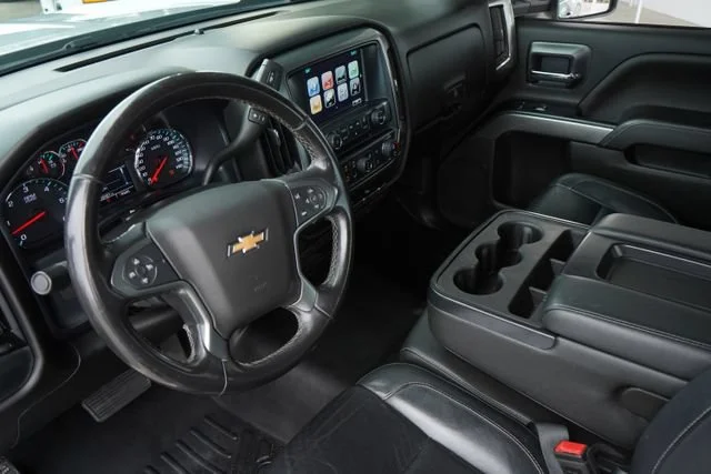 Used 2018 SILVER ICE METALLIC Chevrolet LT image 26