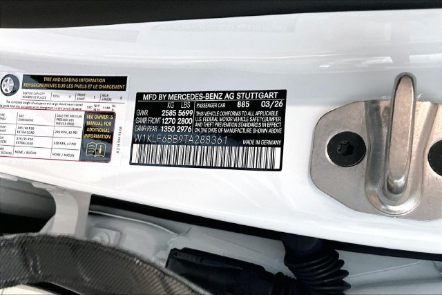 New 2026 MANUFAKTUR Moonlight White Metallic Mercedes-Benz E 450 image 53