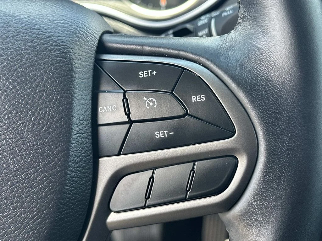 Used 2019 White Jeep Limited image 26