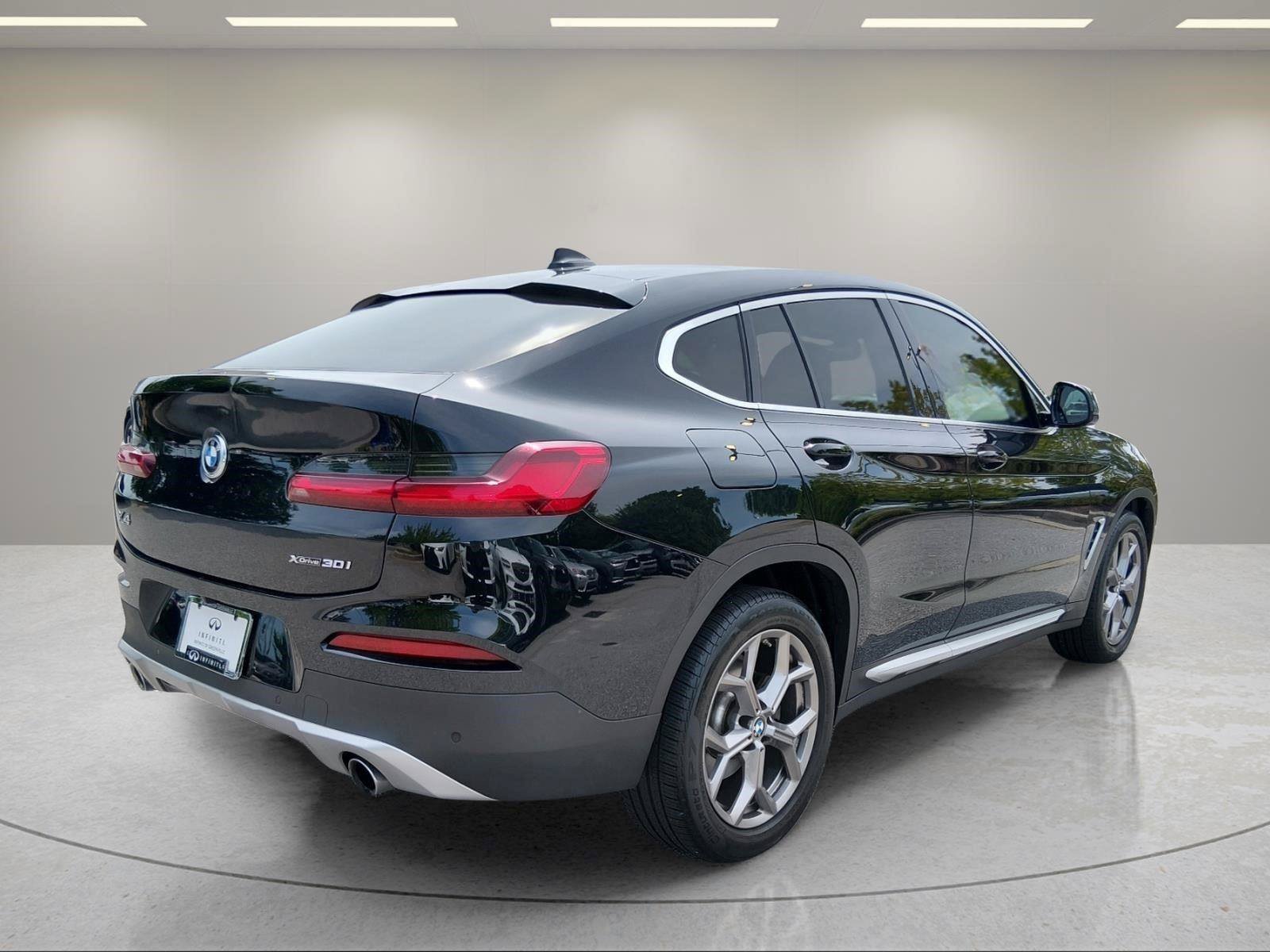 Used 2021 Black Sapphire Metallic BMW xDrive30i image 5