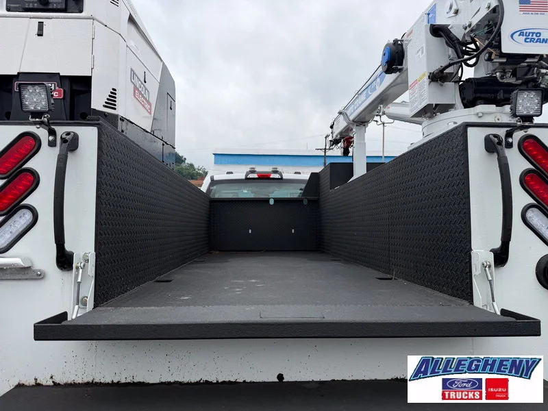 New 2025 Oxford White Ford XL image 13