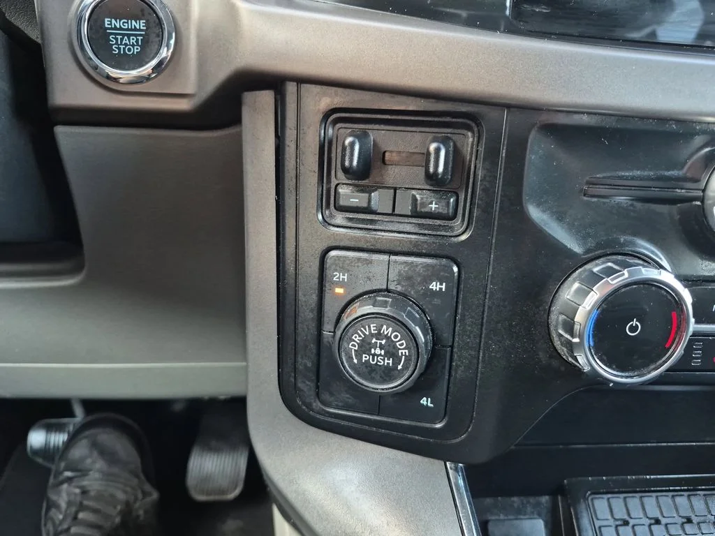 Used 2024 Black Metallic Ford XLT image 35