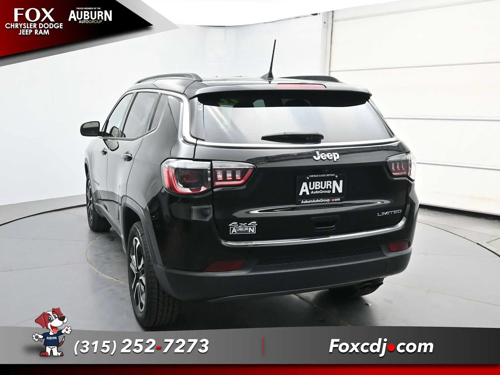 Used 2022 Diamond Black Crystal Pearlcoat Jeep Limited image 14