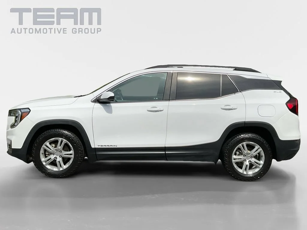 Used 2023 SUMMIT WHITE GMC SLE image 4