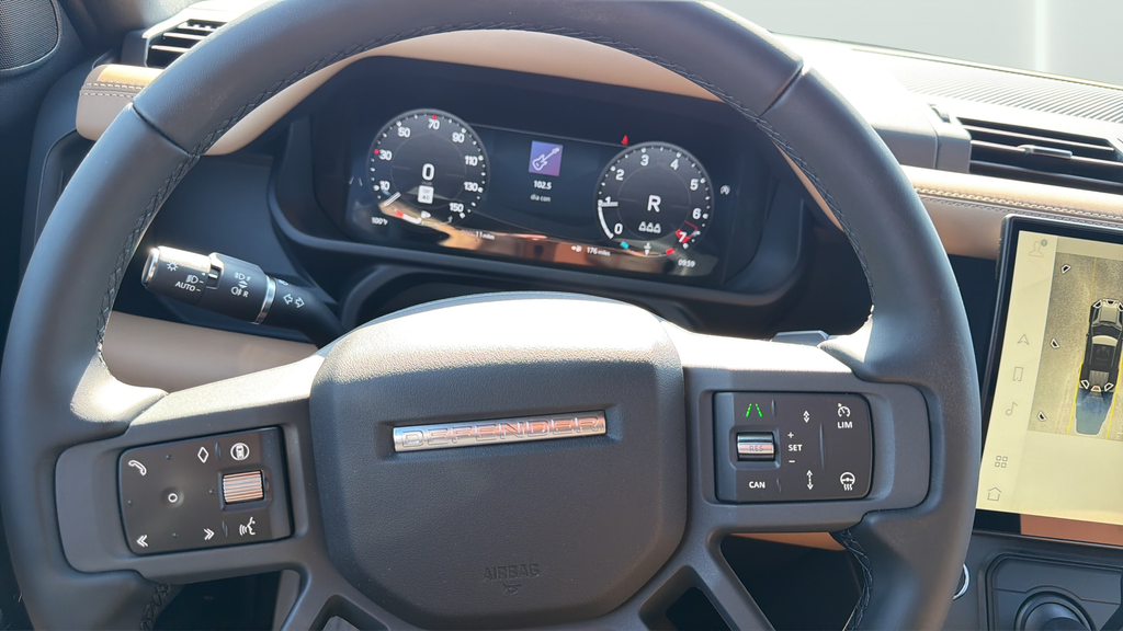 New 2026 Santorini Black Land Rover X-Dynamic SE image 25