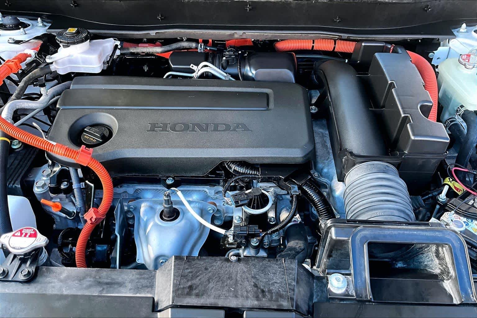 Certified Used 2025 Platinum White Pearl Honda Sport-L image 31