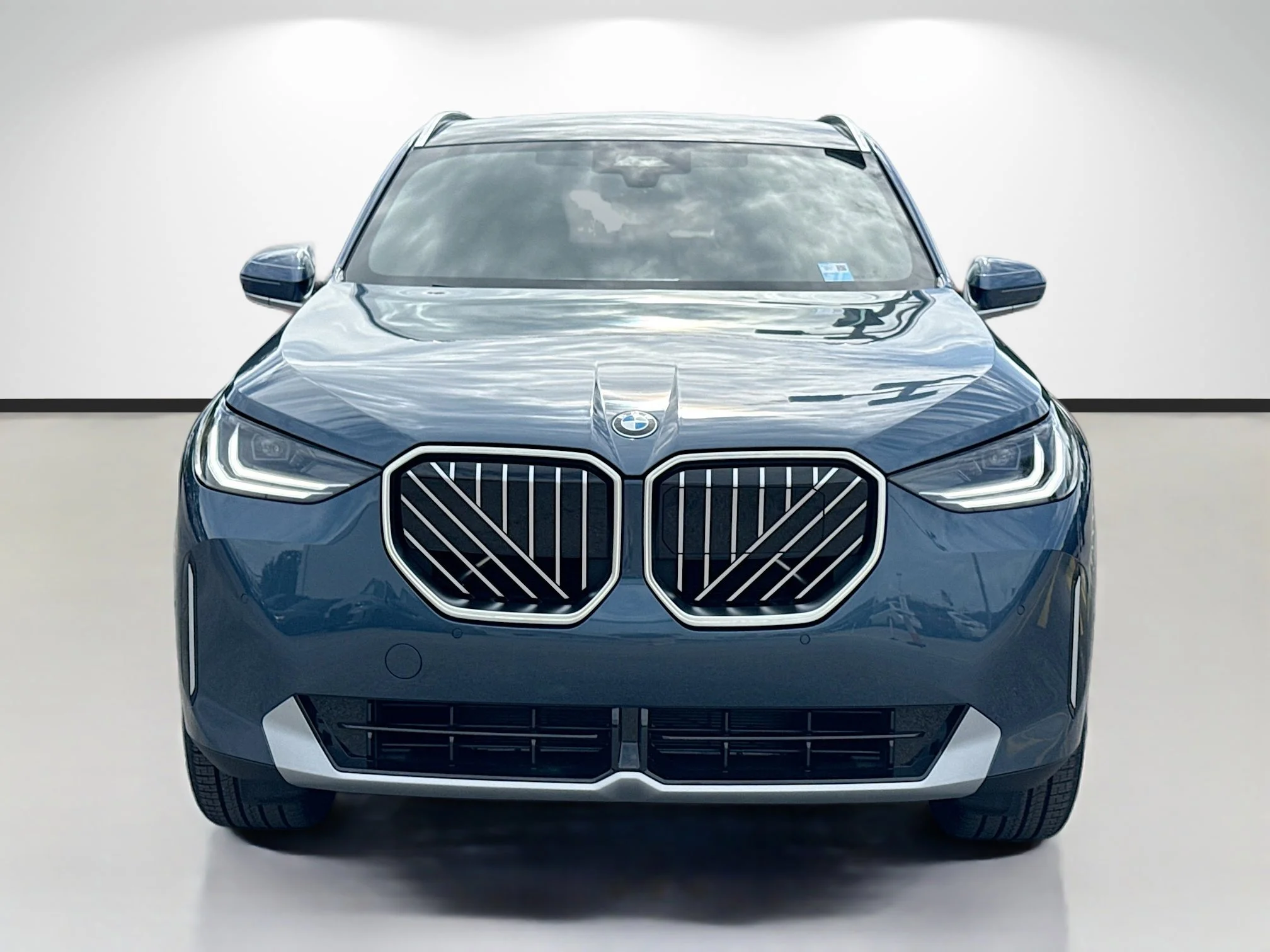 New 2026 Arctic Race Blue metallic BMW 30 xDrive image 8