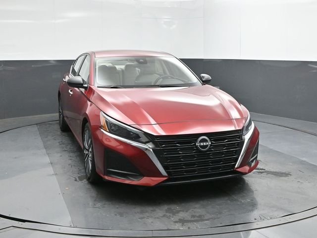 Used 2025 Red Nissan 2.5 SV image 17