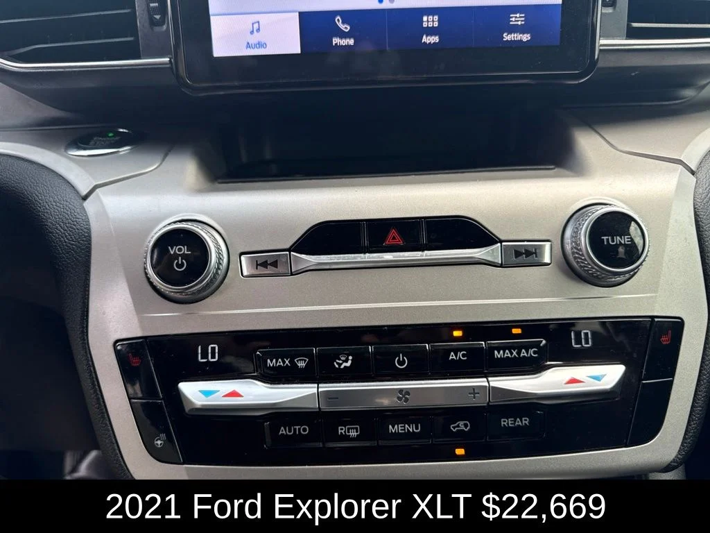 Used 2021 Black Ford XLT image 31
