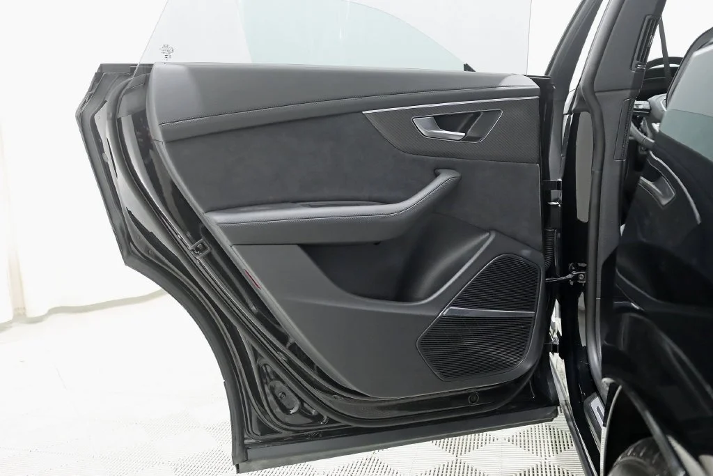 Used 2026 Black Audi 4.0T image 39