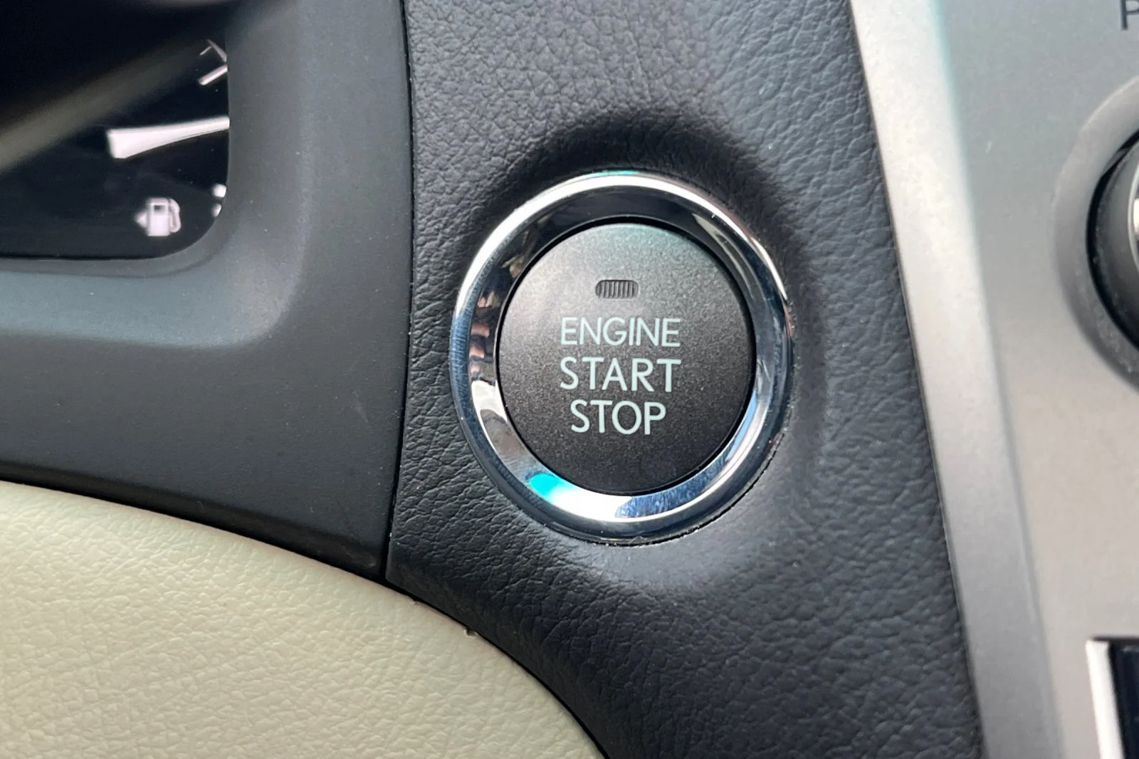 Used 2011 Starfire Pearl Lexus 4DR AWD image 24