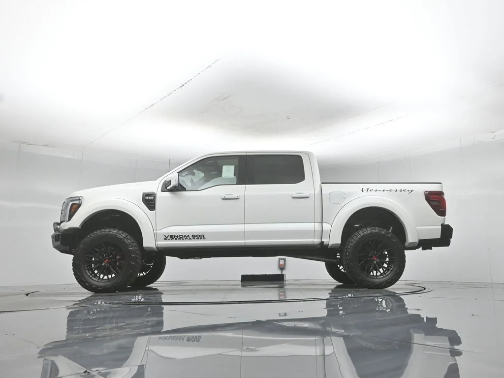 New 2026 Star White Metallic Tri-Coat Ford Lariat image 7
