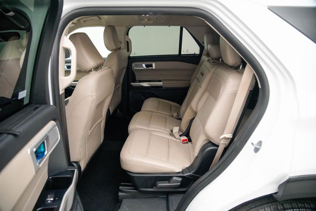 Used 2023 White Ford Limited image 24