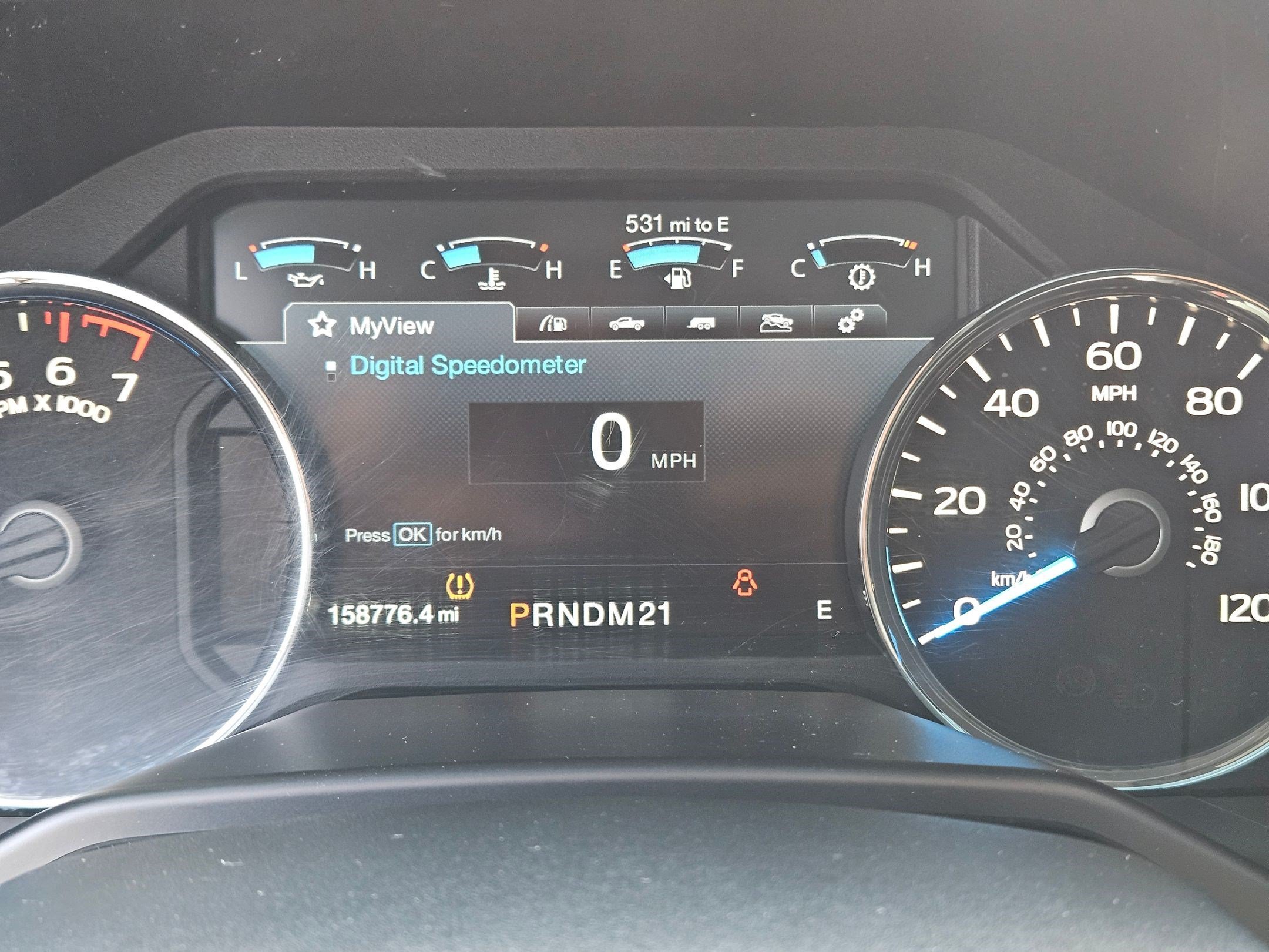 Used 2015 Magnetic Metallic Ford Lariat image 22