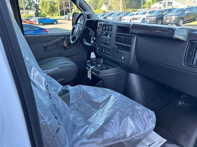 2025 Chevrolet Express Cargo Work Van - Photo 16