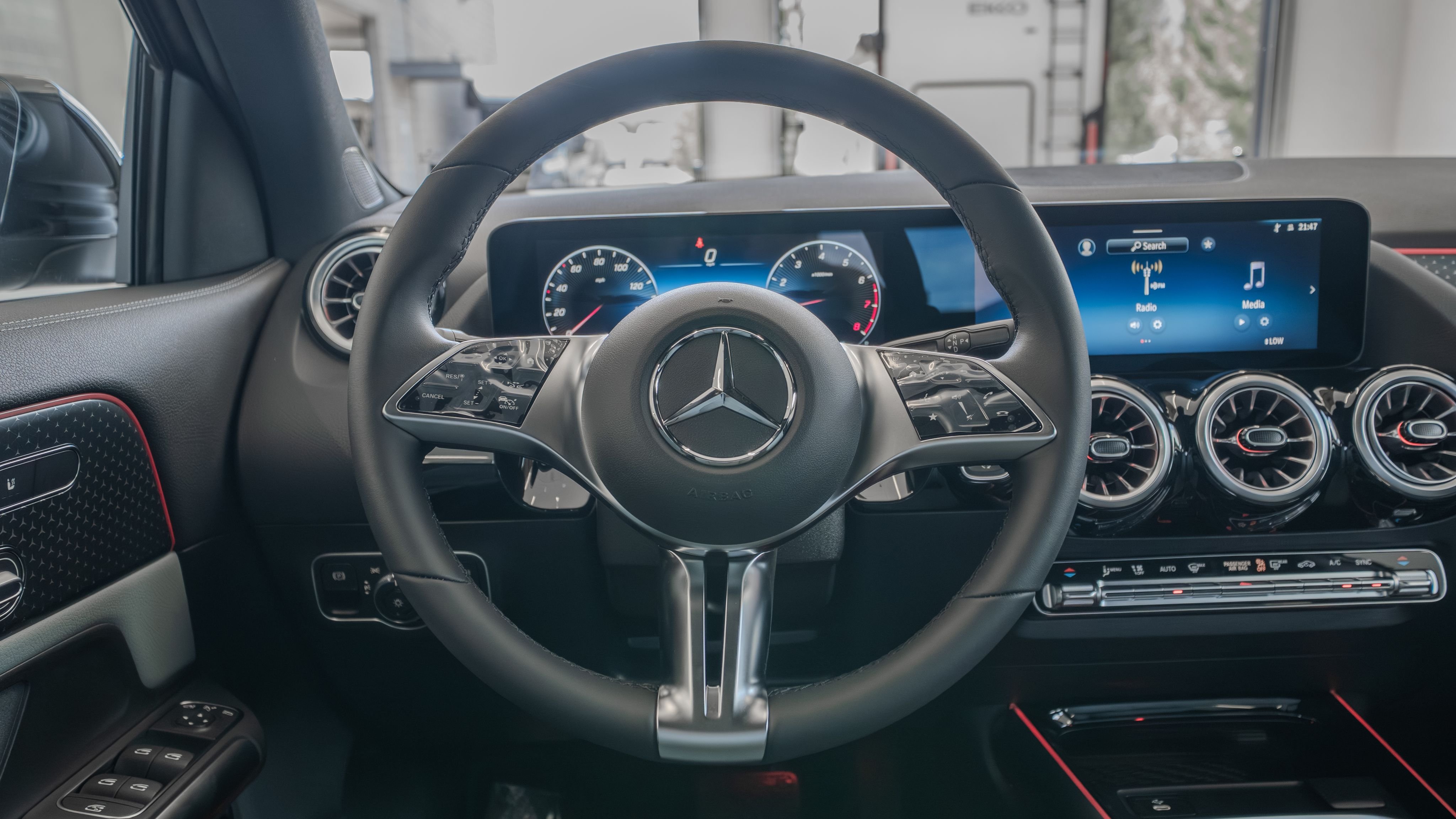 New 2026 Mountain Grey Metallic Mercedes-Benz GLA 250 image 9