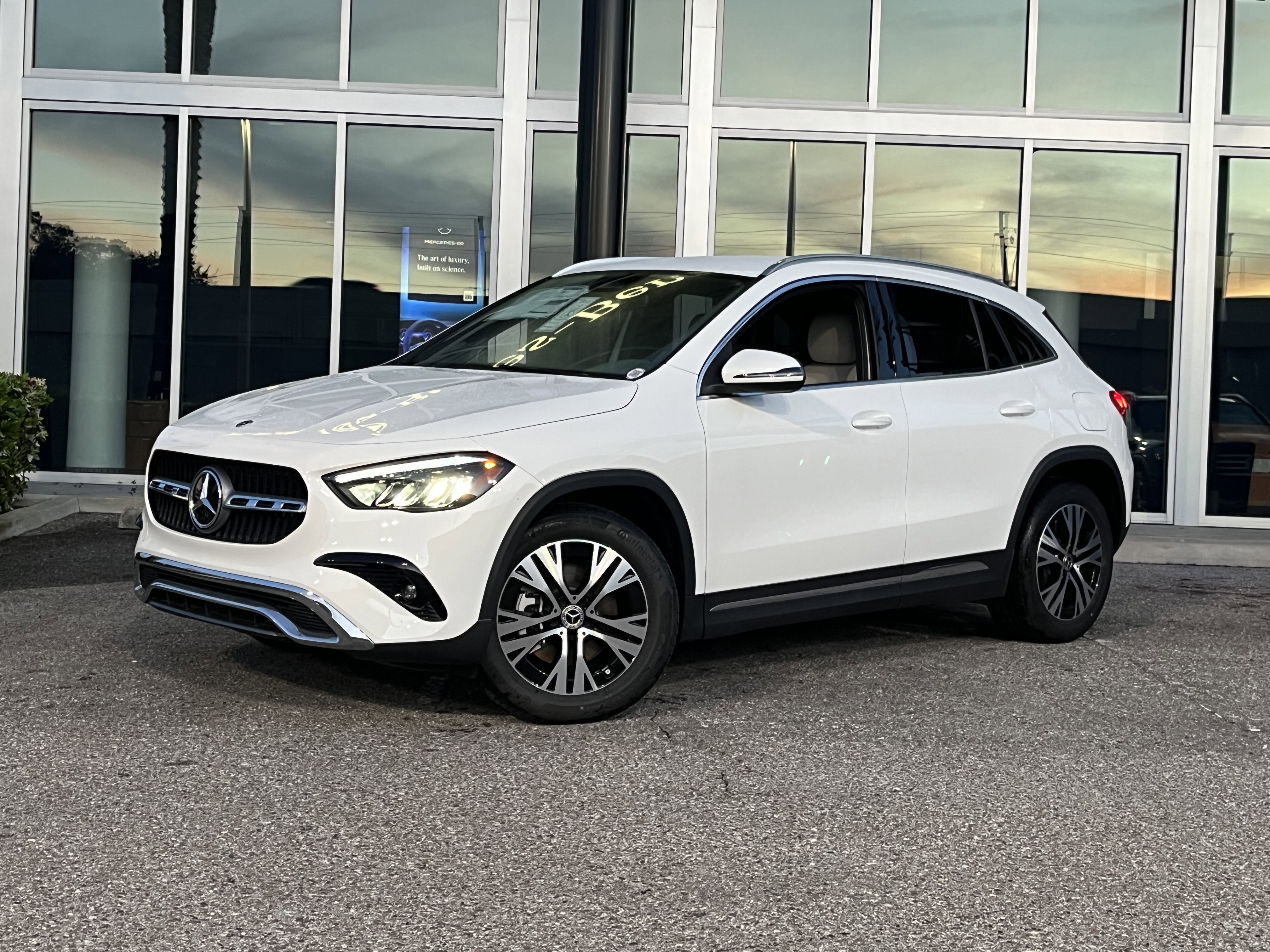 New 2026 POLAR WHITE Mercedes-Benz GLA 250 image 2