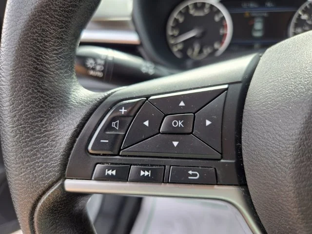Used 2023 Silver Nissan 2.5 SV image 32