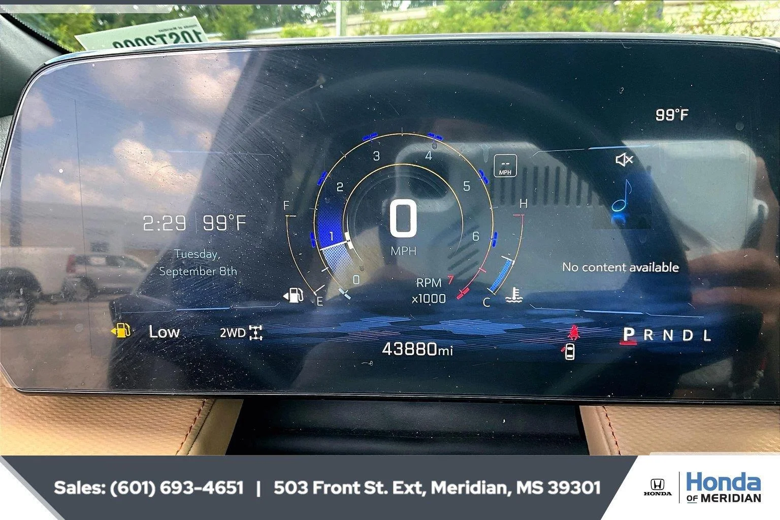 Used 2025 Sterling Gray Metallic Chevrolet AWD ACTIV image 14