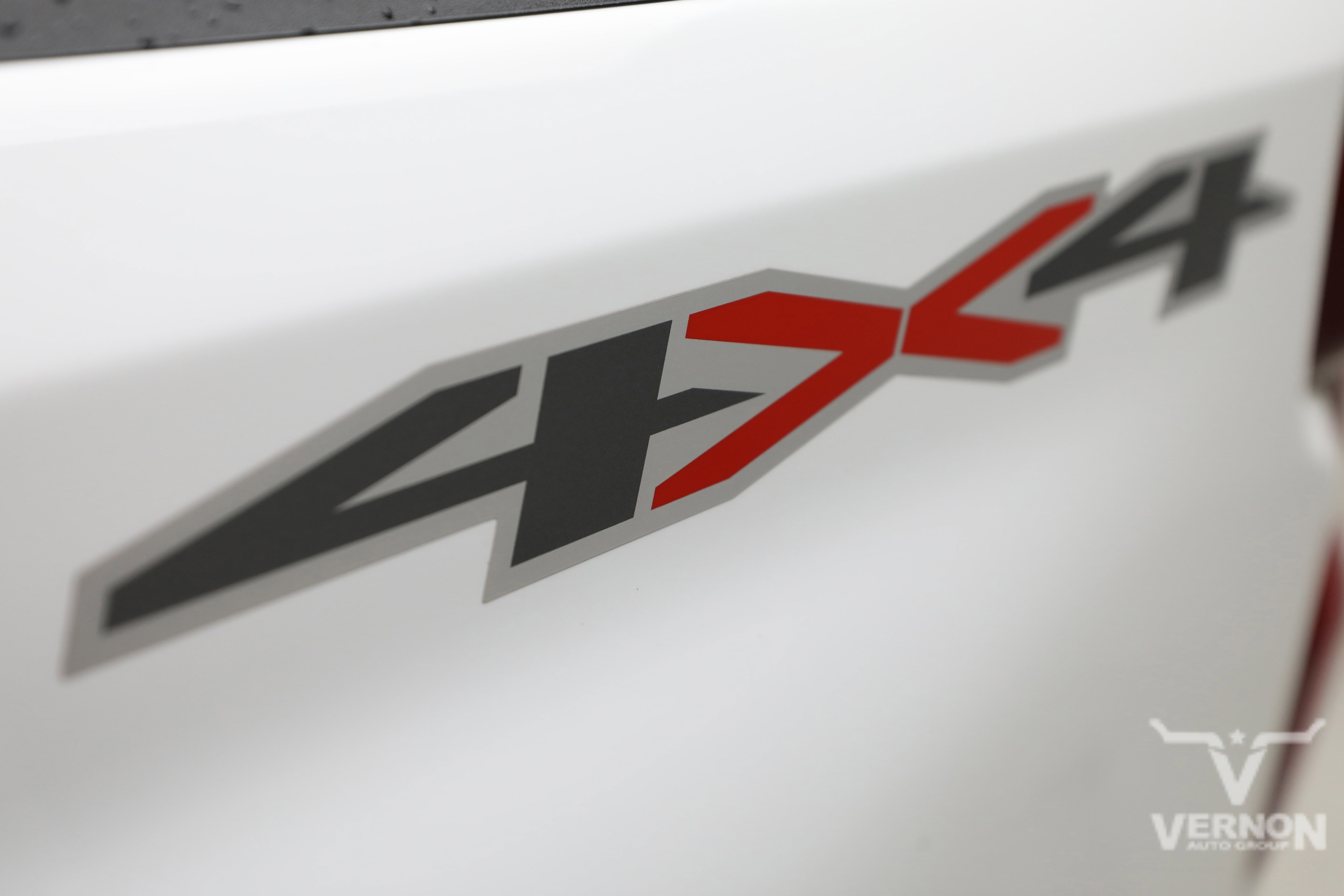New 2026 Summit White Chevrolet N image 35