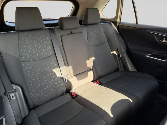 2023 Toyota RAV4 XLE - Photo 18