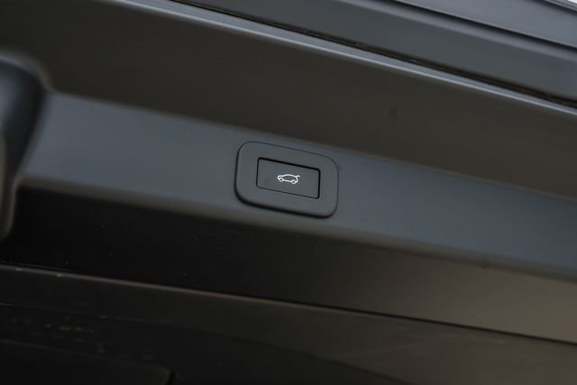 Used 2025 Black Land Rover SE image 63