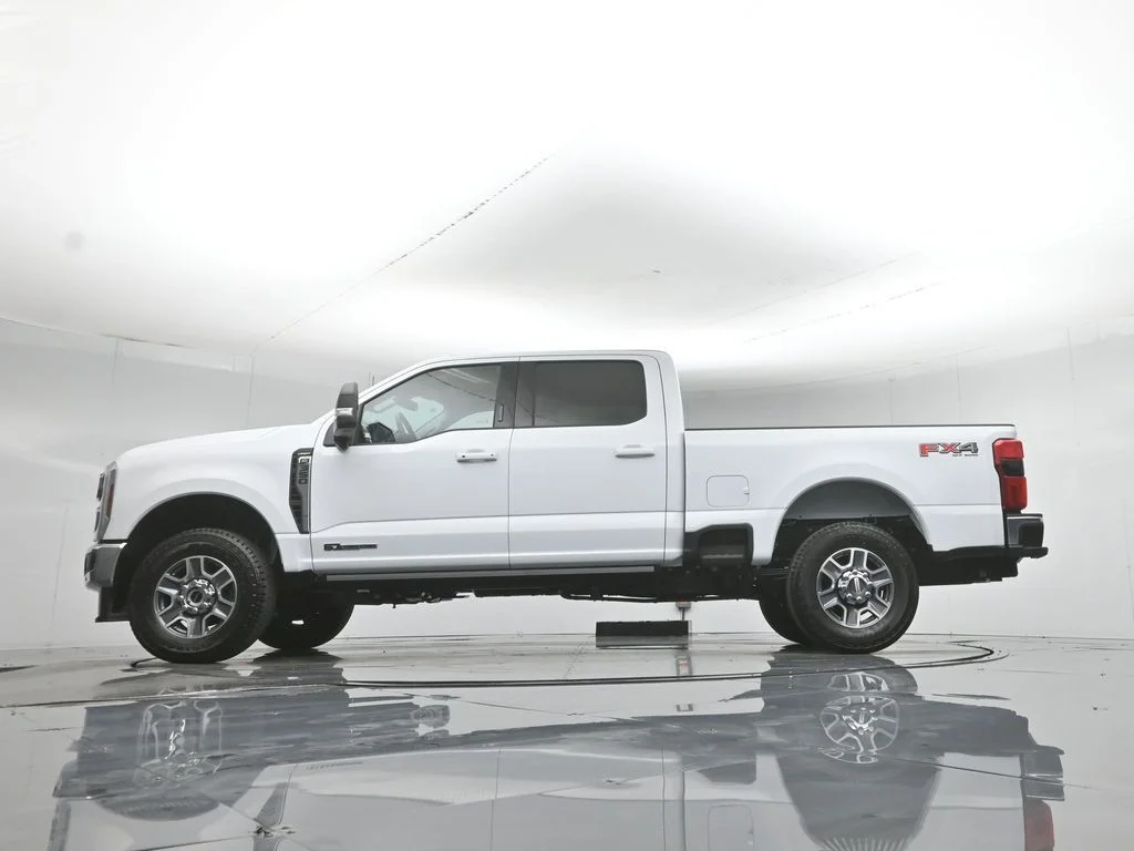 New 2026 Oxford White Ford Lariat image 7