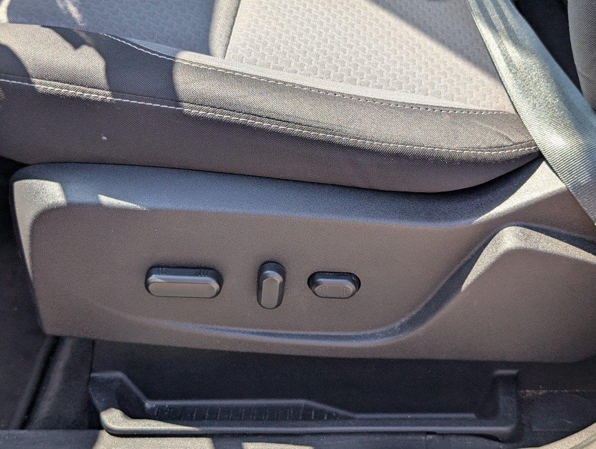 Used 2017 Ingot Silver Ford SE image 16