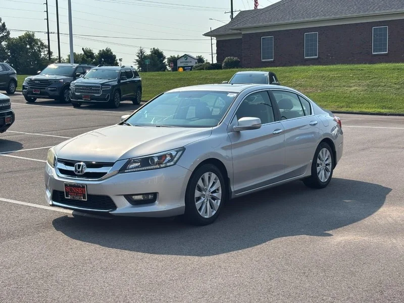 Used 2014 Alabaster Silver Metallic Honda EX image 7