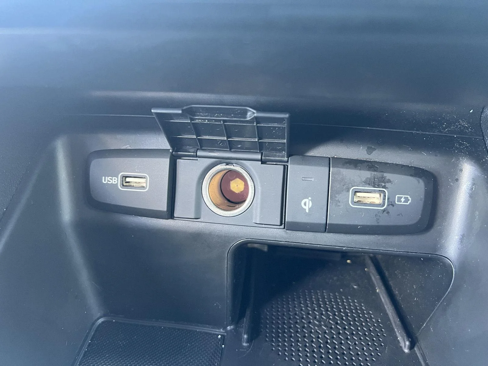 Certified Used 2022 Phantom Black Hyundai SEL image 15