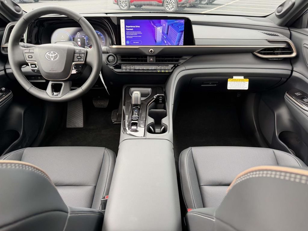 New 2026 Oxygen White <sup>1</sup> Toyota  Limited image 2
