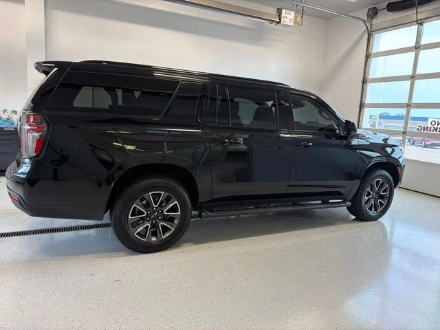 2023 Chevrolet Suburban Z71 - Photo 10