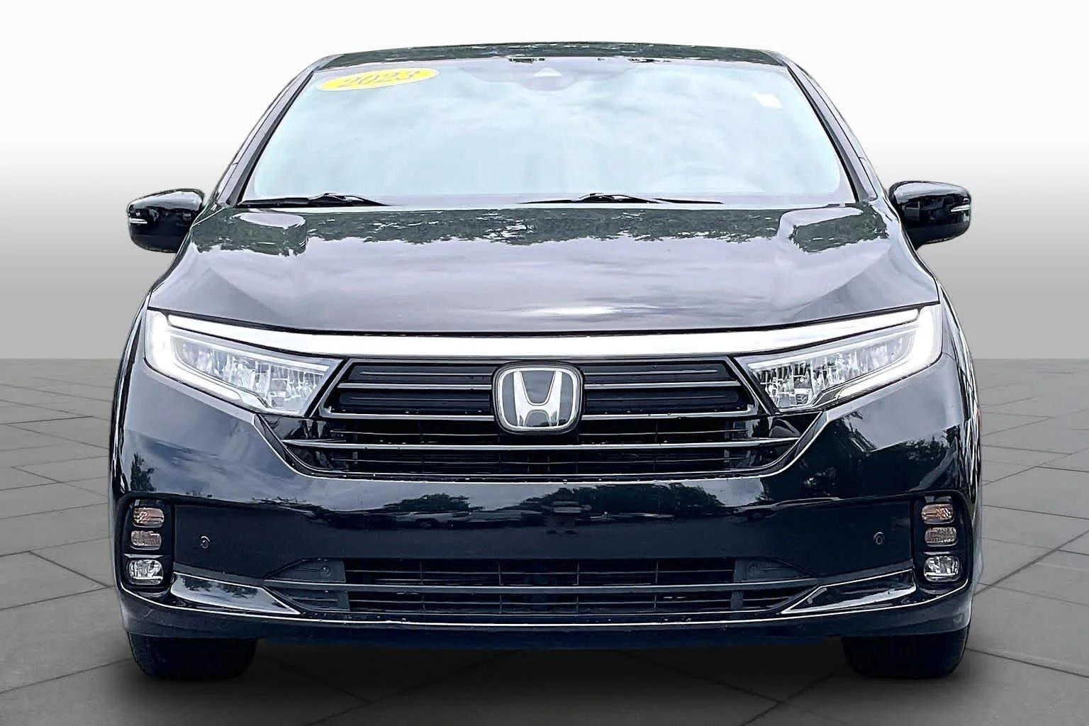 Used 2023 Crystal Black Pearl Honda Touring image 4
