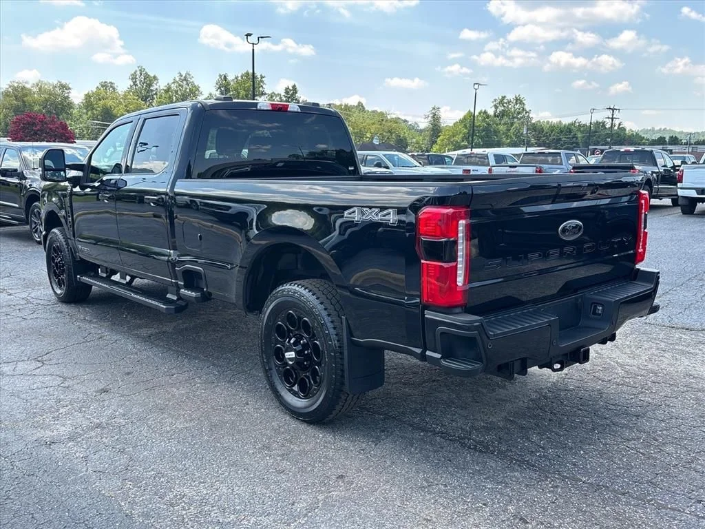 Used 2025 Black Ford Lariat image 5