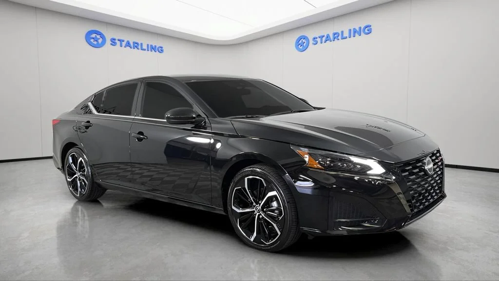 Used 2024 Black Nissan SR FWD image 13