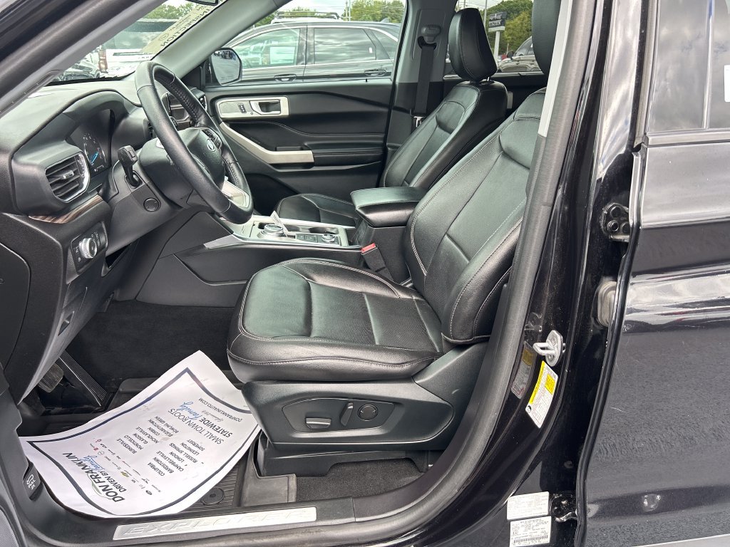 Used 2022 Black Ford Limited image 13