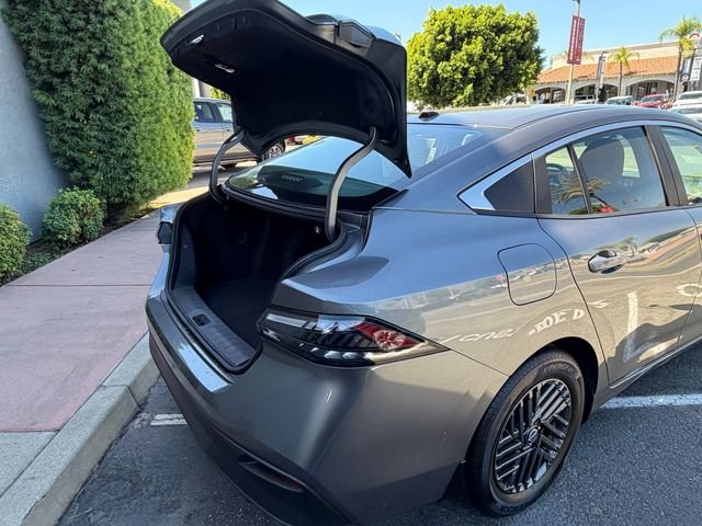 New 2027 Gun Metallic Nissan SV image 8