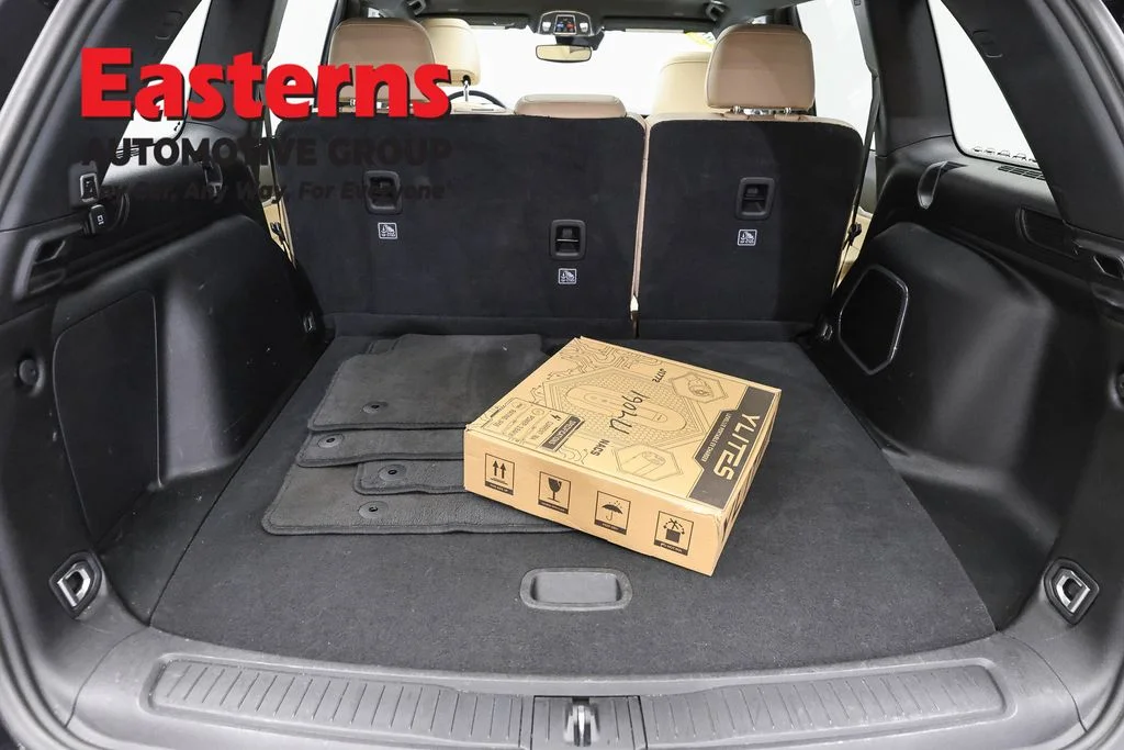 Used 2024 Black Jeep 4xe image 9