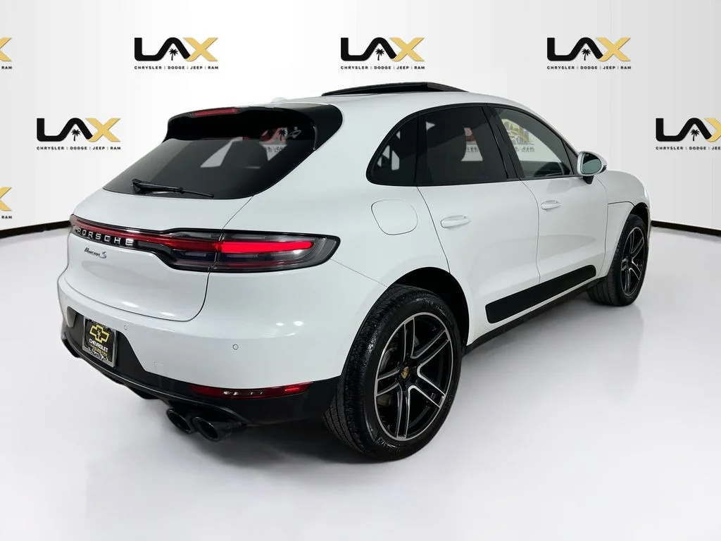 Used 2020  Porsche S image 7