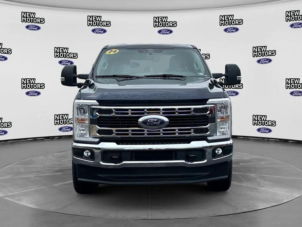 Used 2024 Blue Metallic Ford XLT image 9