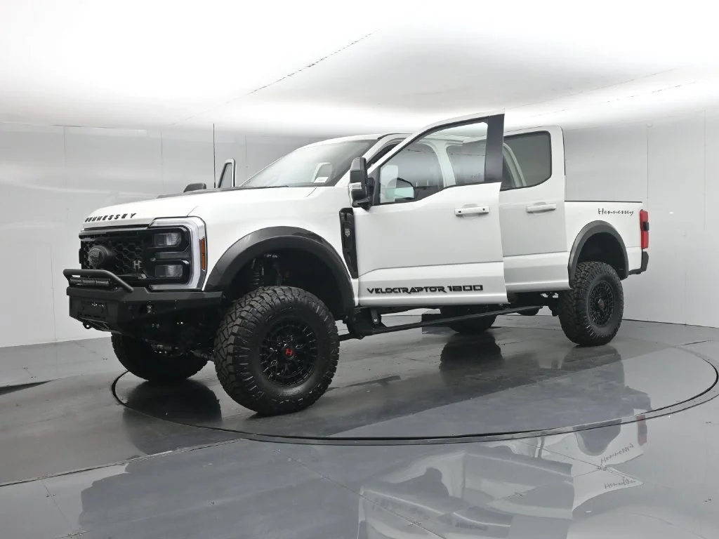 New 2026 Star White Metallic Tri-Coat Ford Lariat image 34
