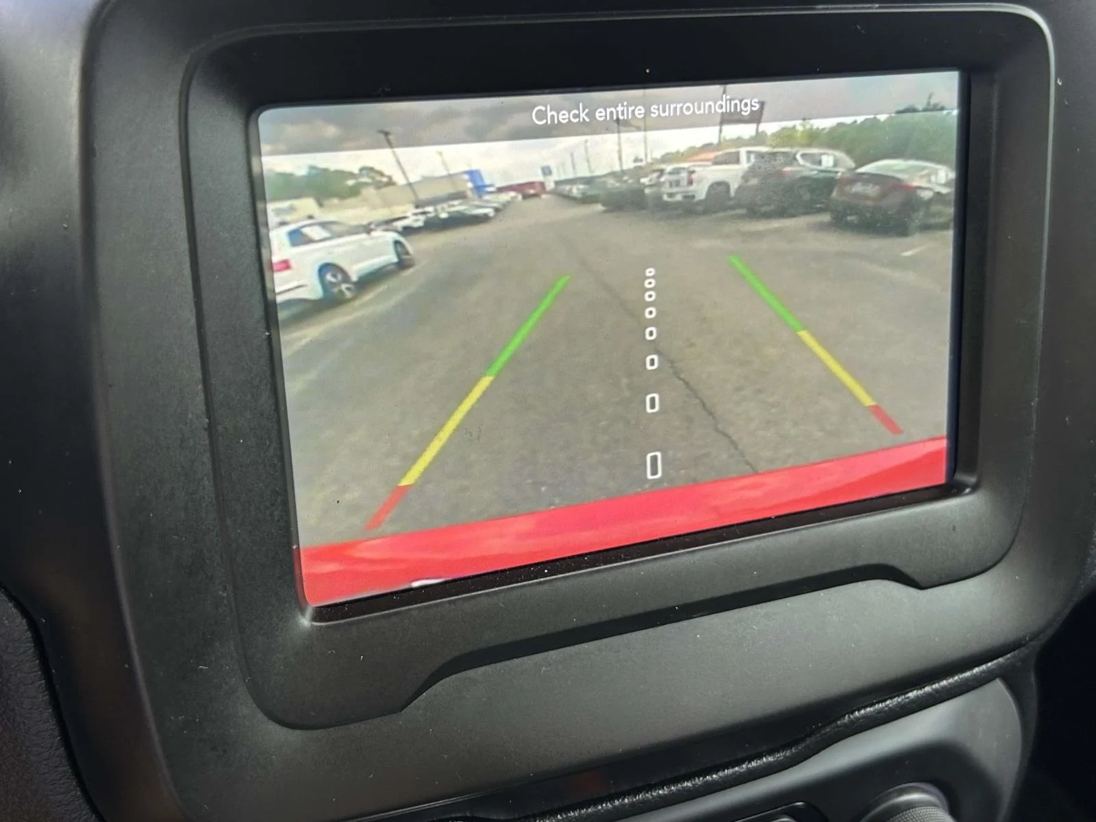 Used 2019 Red Jeep Latitude FWD image 22
