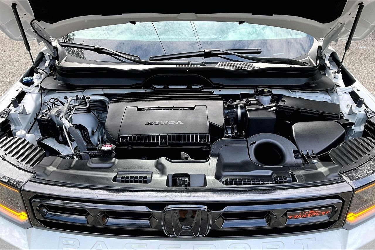 Used 2026 White Honda  image 30