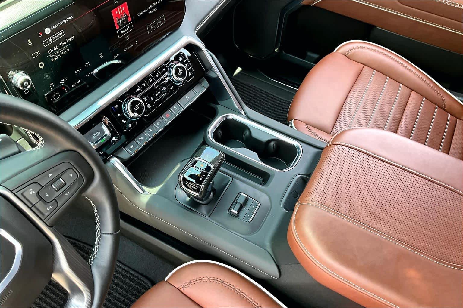 Used 2025 Onyx Black GMC Denali Ultimate image 33