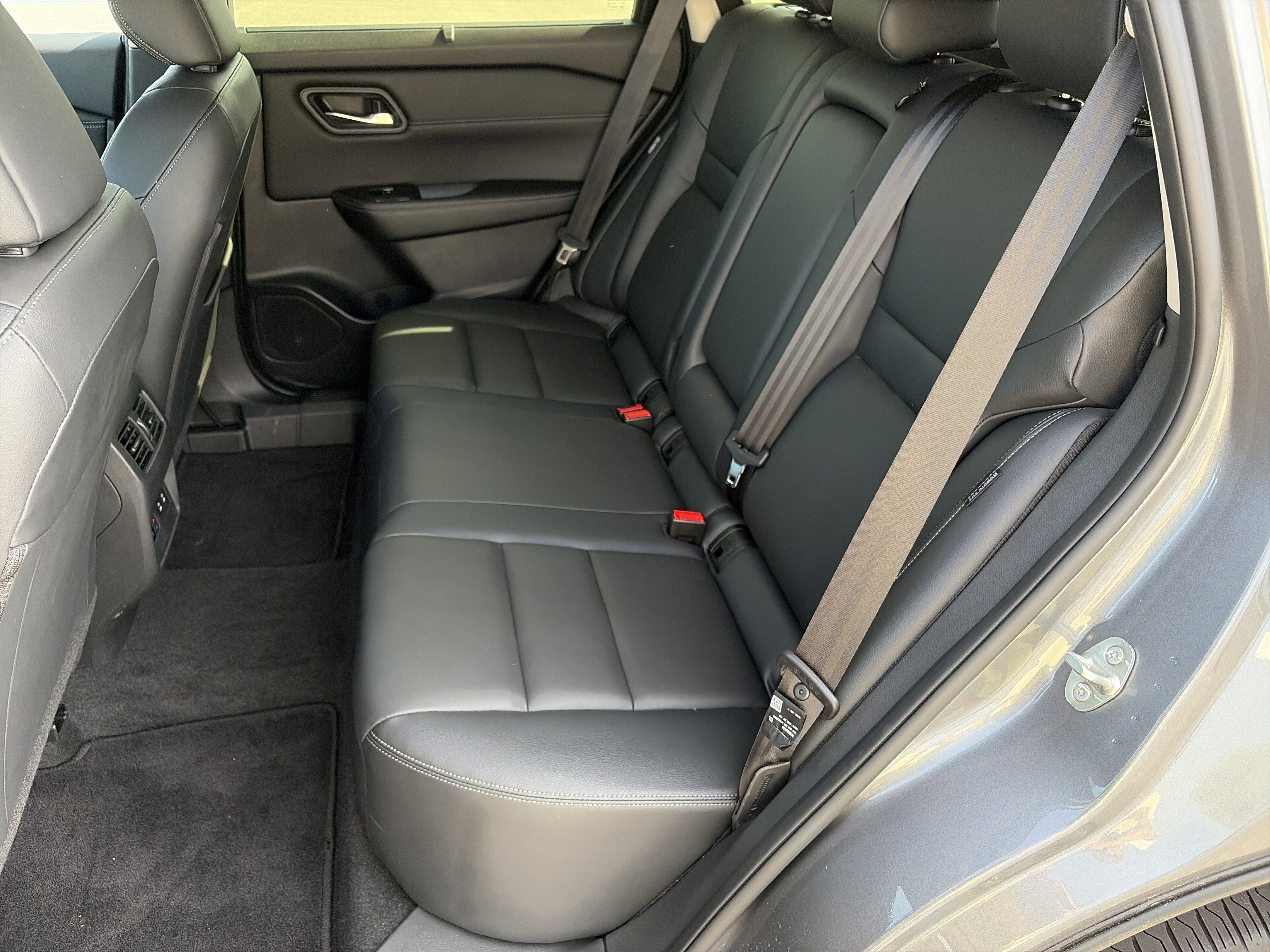 2025 Nissan Rogue SL - Photo 23