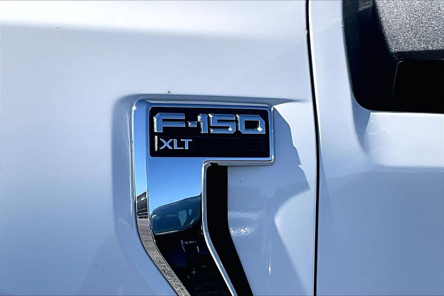 New 2026 Oxford White Ford XLT image 14